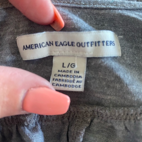 American Eagle Outfitters - Flowy Grey Crop Tank Top - Picture 7 of 8